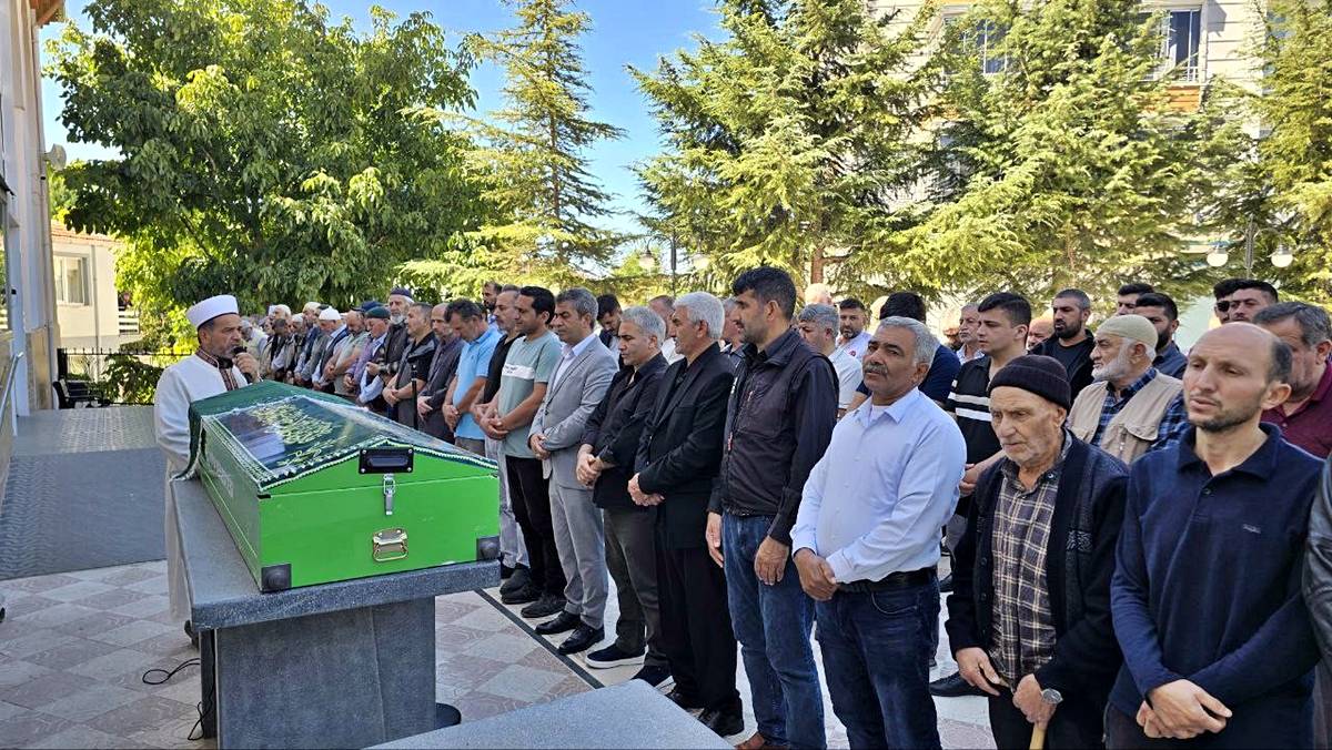 turkiyenin-en-yasli-insani-kim-kac-yasinda-2