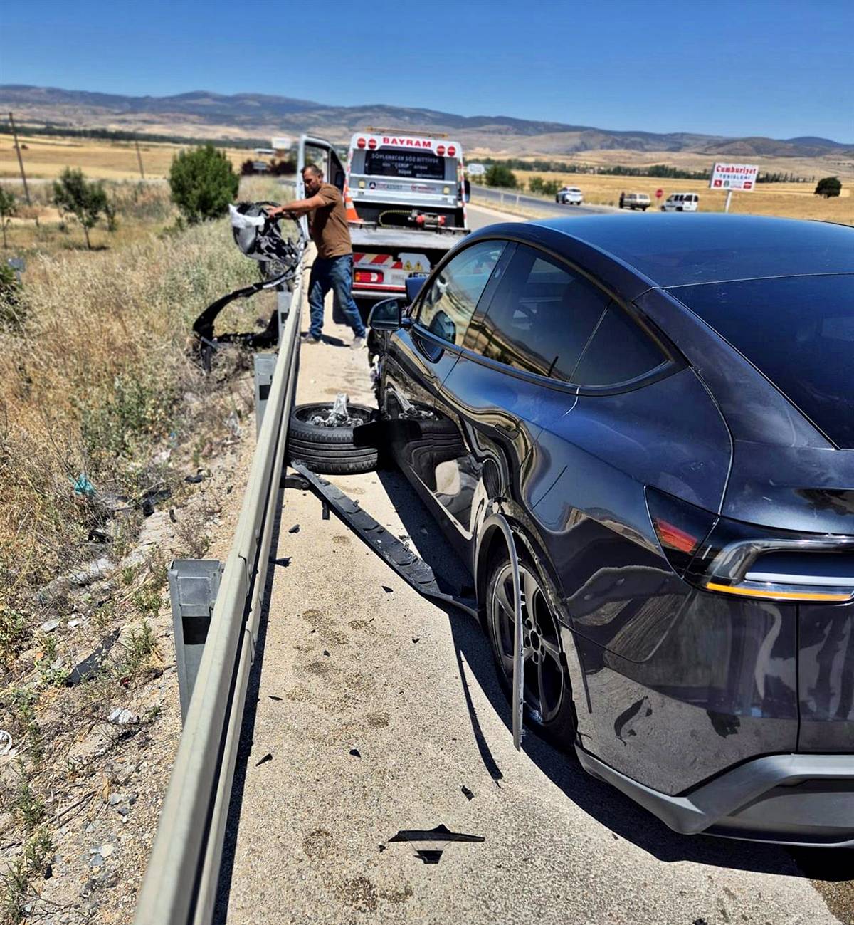 yeni-tesla-model-y-hava-yastigi-rezaleti-4