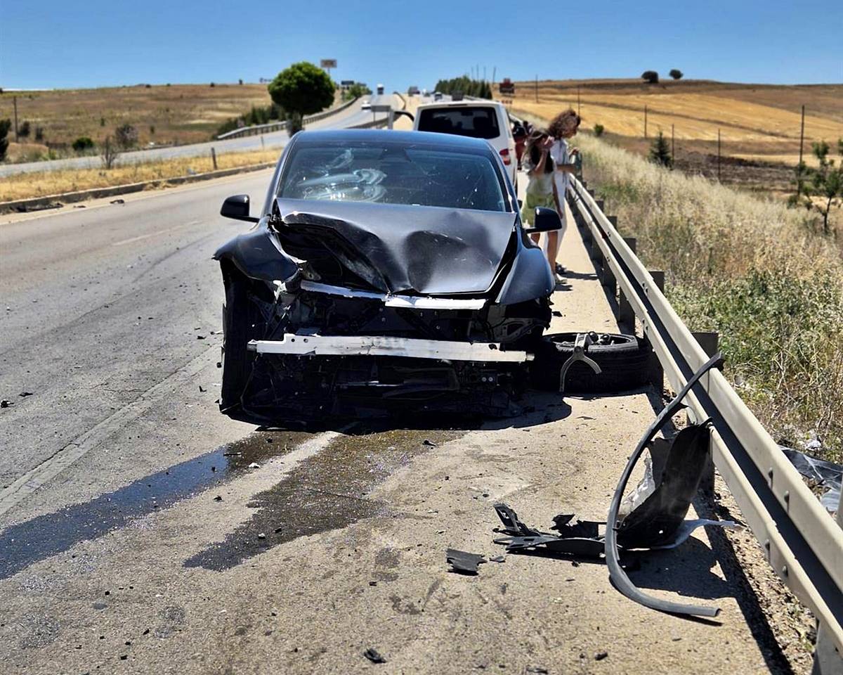 yeni-tesla-model-y-hava-yastigi-rezaleti-6