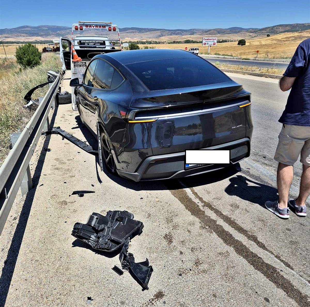 yeni-tesla-model-y-hava-yastigi-rezaleti-7