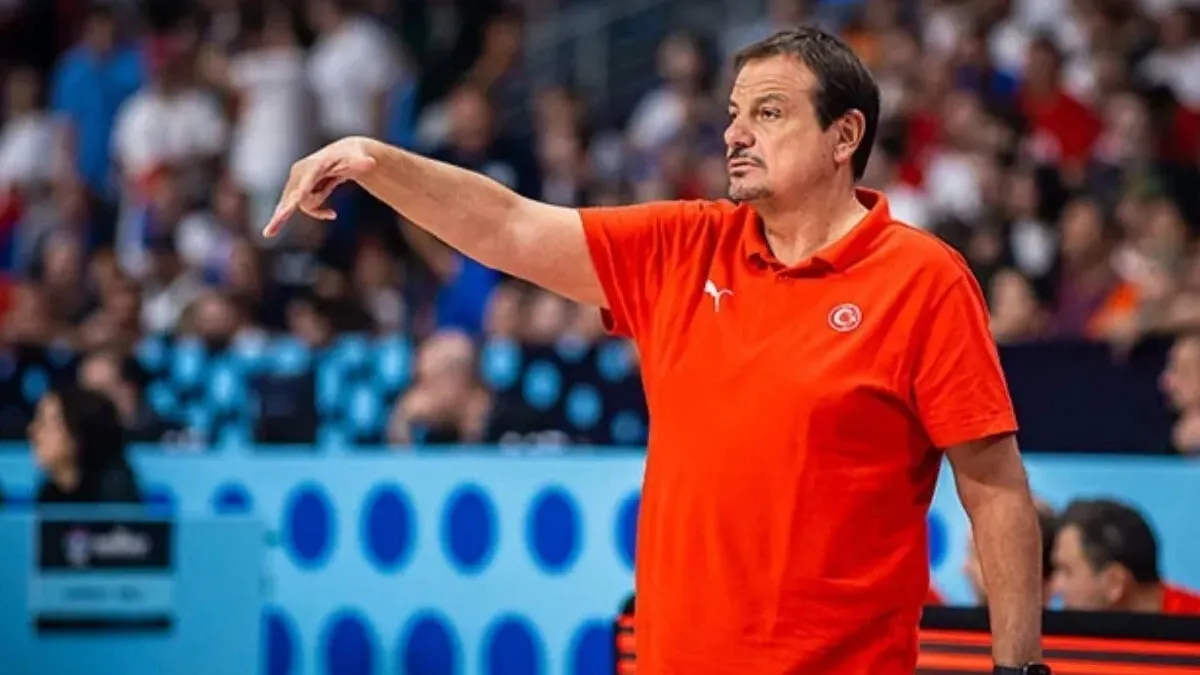 a-milli-takim-eurobasket-2025te-gumus-madalya-kazandi-ergin-ataman-turnuvanin-en-degerli-basantrenoru-secildi-jpg