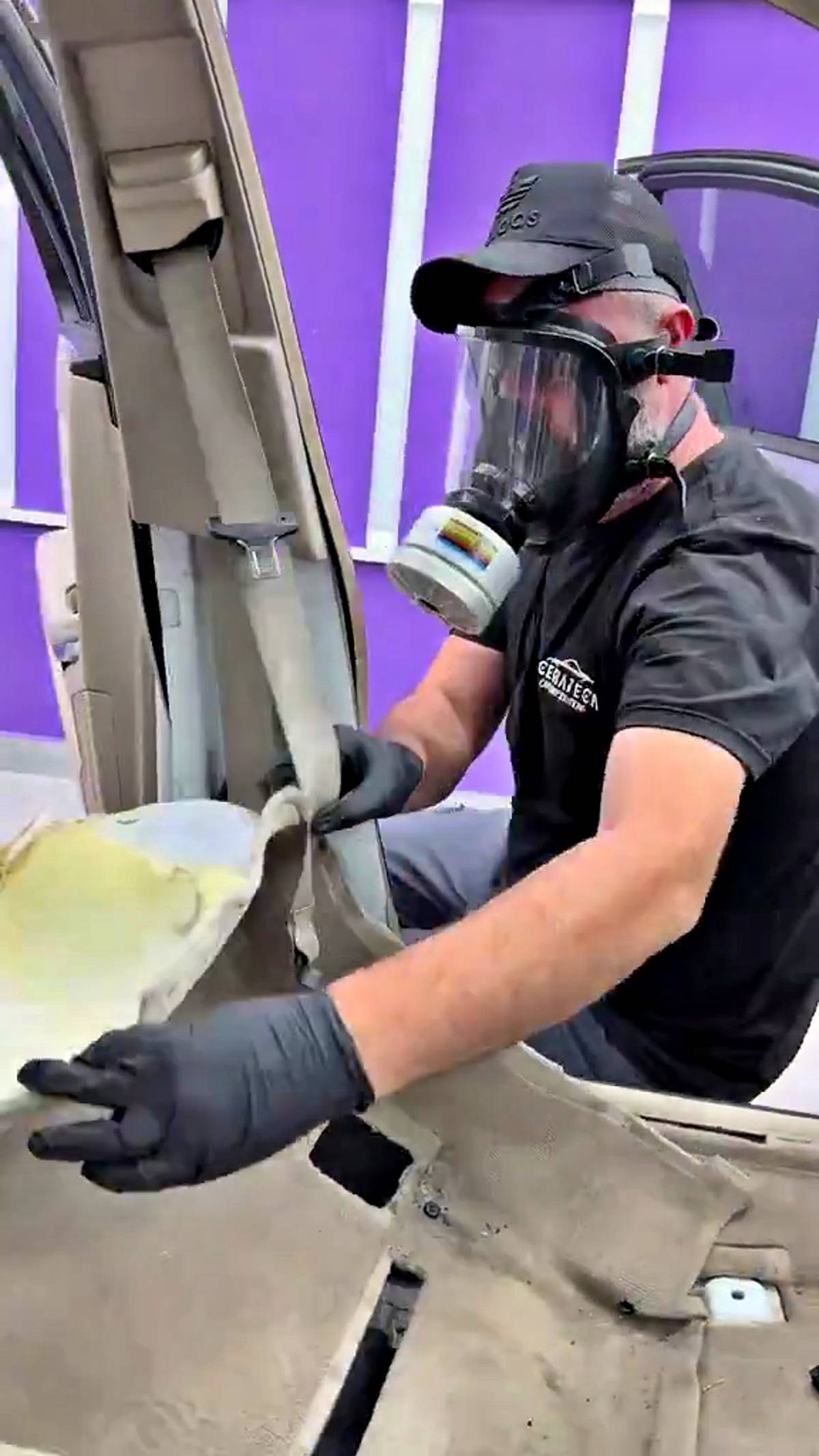 arabaya-sut-dokuldu-kokusu-nasil-cikar-nasil-temizlenir-2