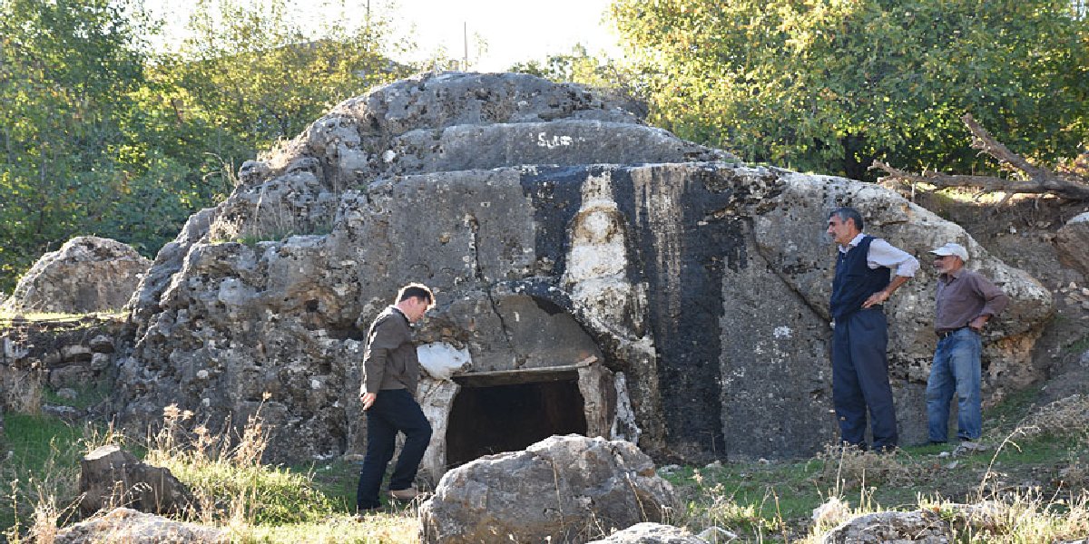 roma-donemine-ait-kaya-mezarlari-adiyaman-besni