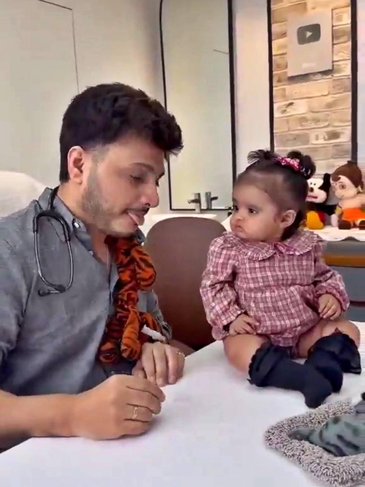 asidan-korkan-cocuklara-nasil-asi-yapilir-5