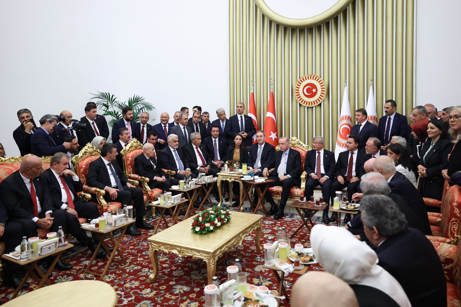 69f63c5e-9ed9-4912-9b61-c29e7309e06e