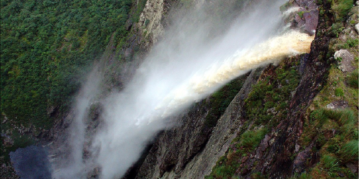 cachoeira-da-fumaca-selalesi.jpg