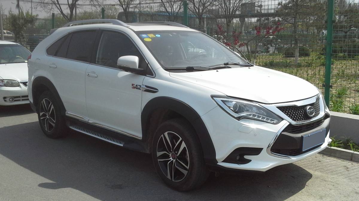 byd-tang-01-china-2016-04-10.jpg