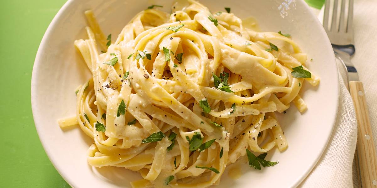 fettucini-alfredo-1.jpg