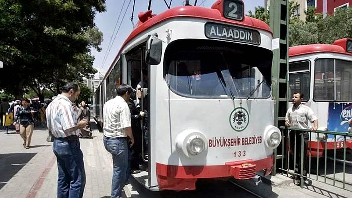 konya-eski-tramvay-ne-oldu-eski-tramvay-araclari-nerede-1.jpg