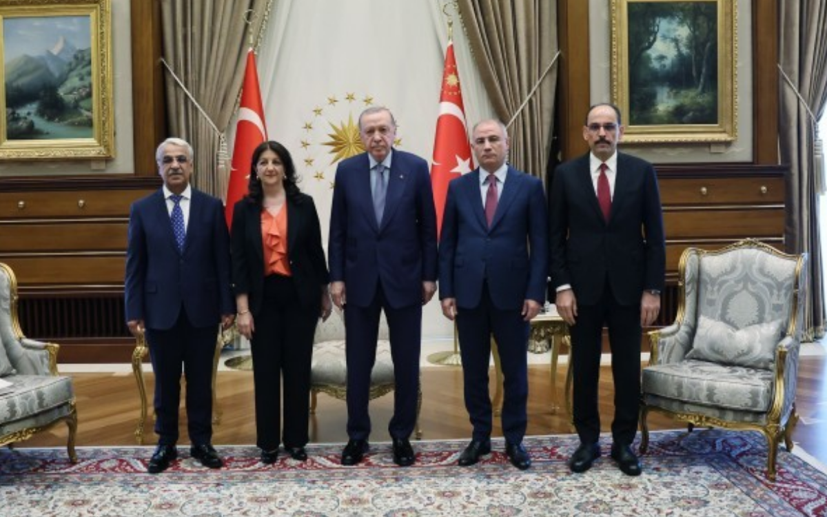 erdogan-ile-dem-parti-imrali-heyeti-nin-gorusmesi-basladi.png