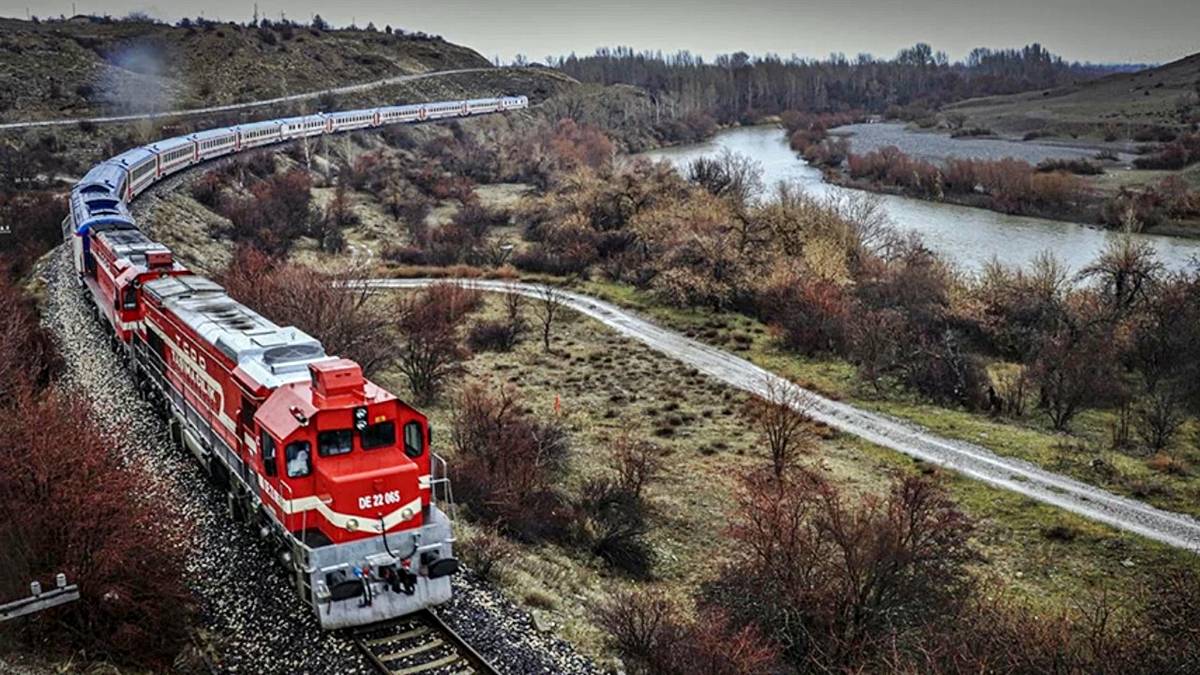 turistik-dogu-ekspresi-biletleri-ne-zaman-satisa-cikiyor-2025-2026-kis-sezonu-seferleri-ve-ankara-kars-tren-bileti-detaylari-4.jpg
