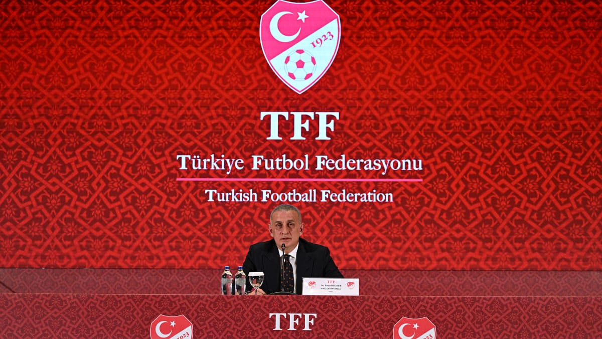 Federasyon başkanı futbolda tarihi skandalı afişe etti 1 ed.jpg