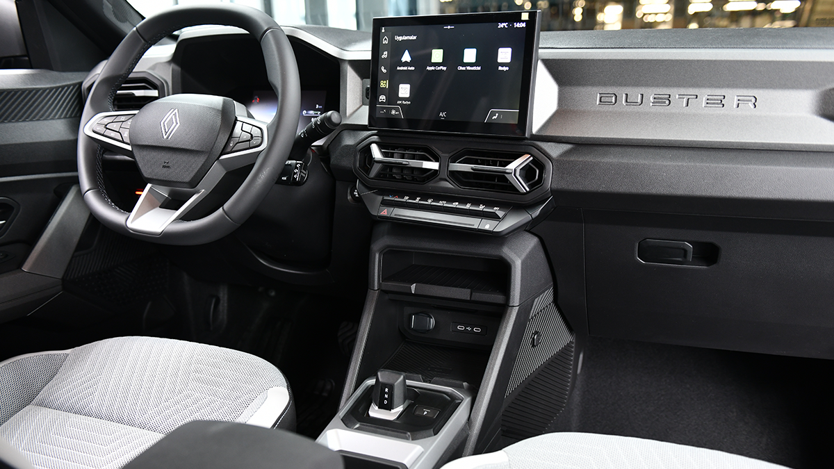 renault-yeni-duster-ic-tasarim-otomatik.png