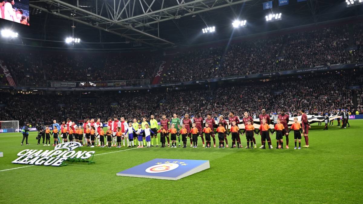 Galatasaray, deplasmanda Ajax'ı Victor Osimhen'in attığı 3 golle geçti 3 12401077.jpg