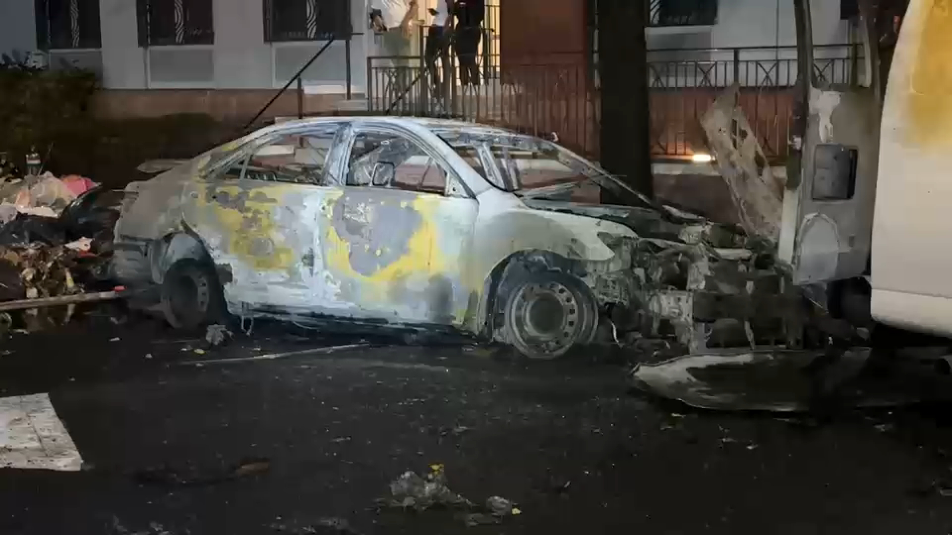 18118647-110525-wabc-charred-car-img.jpg