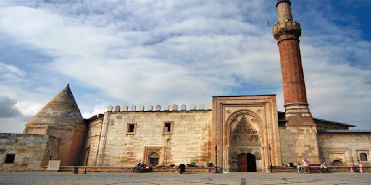 esrefoglu-camii.jpg