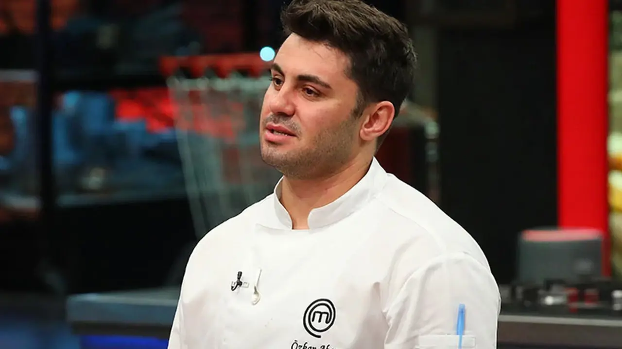 masterchef-ozkan-kimdir-masterchef-turkiye-finalisti-ozkan-akan-in-hayati-ve-kariyeri.webp