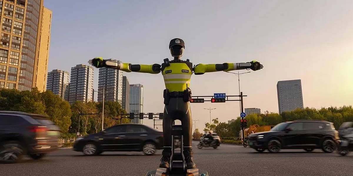 hangzhou-trafik-robotu.jpg