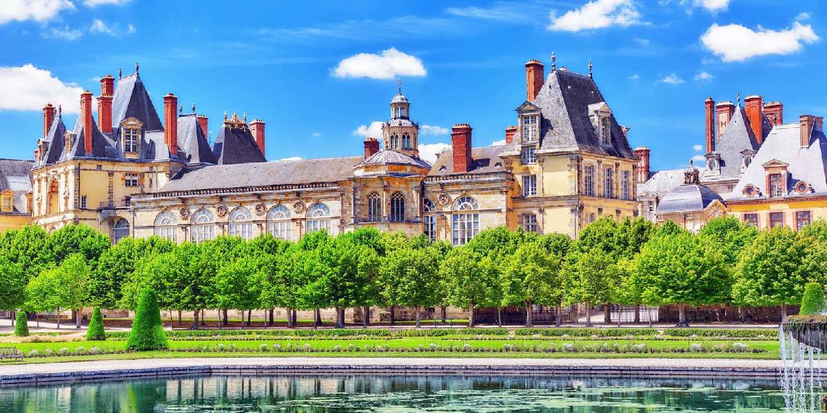 fontainebleau-sarayi.jpg