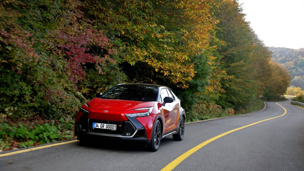 toyota-c-hr-hybrid-gr-sport-3.jpg