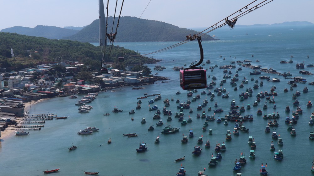 phu-quoc-cable-car-longest-cable-car-in-the-world-while-you-stay-home-vietnam-18.jpg