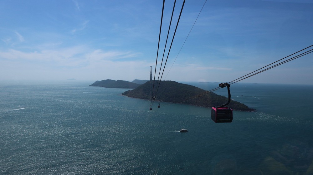 phu-quoc-cable-car-longest-cable-car-in-the-world-while-you-stay-home-vietnam-32.jpg