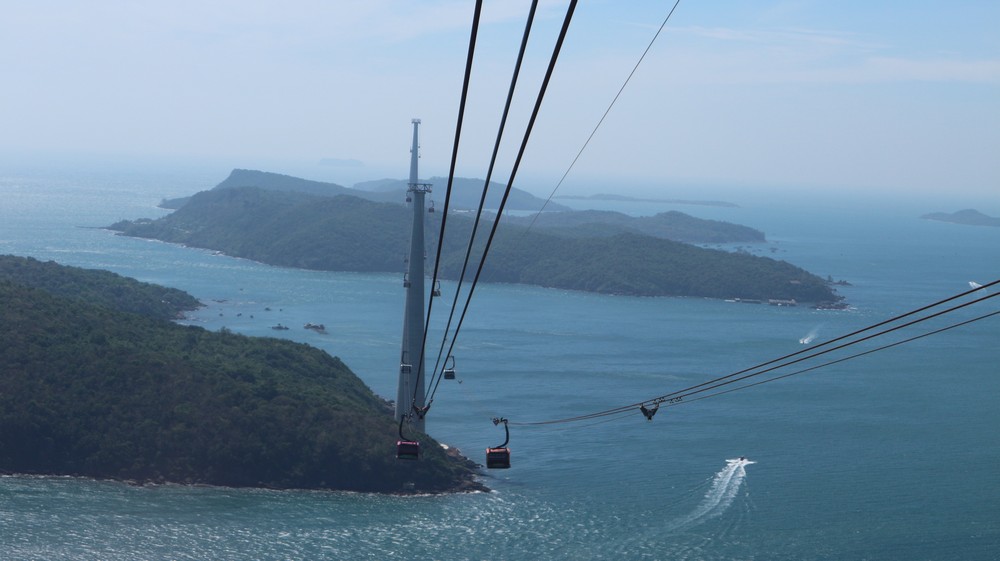 phu-quoc-cable-car-longest-cable-car-in-the-world-while-you-stay-home-vietnam-35.jpg