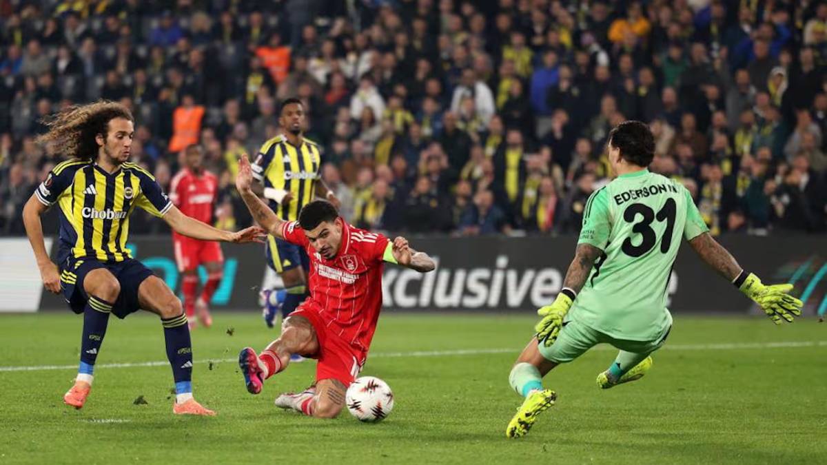 fenerbahce-sk-v-nottingham-forest-fc-uefa-europa-league-2025-26-knockout-play-off-first-leg-jpeg-kopyasi-002.jpg