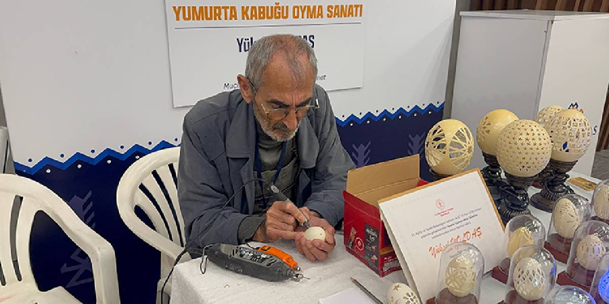 yumurta-kabugu-oyma-sanatcisi-yuksel-yoldas.jpg