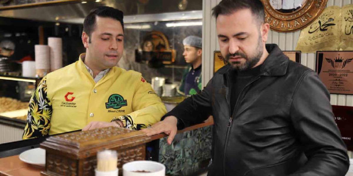 gaziantepte-babalarinin-lokantasini-yasatan-2.jpg