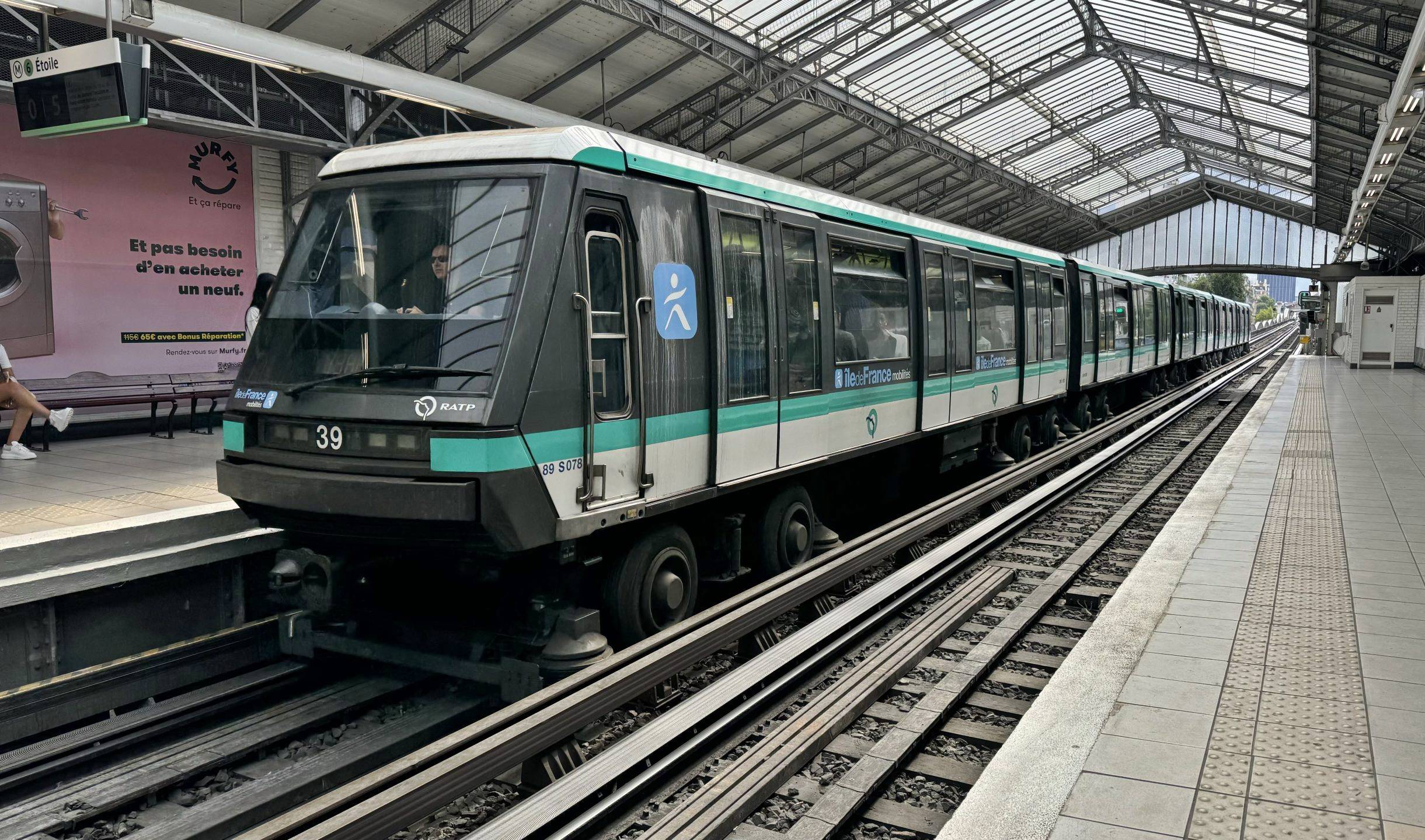 lastik-tekerlekli-metro-nedir-nerede-var.jpg