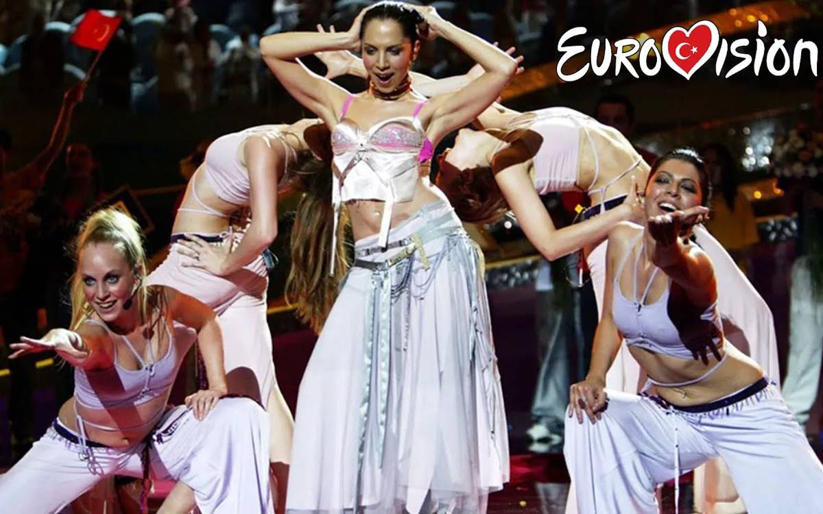sertab-erener-2003-te-birinci-oldugu-everyway-that-i-can-sarkisini-eurovision-da-yeniden-seslendirecek.jpg