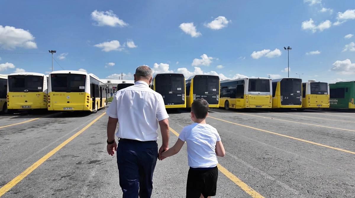 otobuste-kaybolan-cocuk-nasil-bulunur-iett-iletisim-numarasi-nedir-8.jpg
