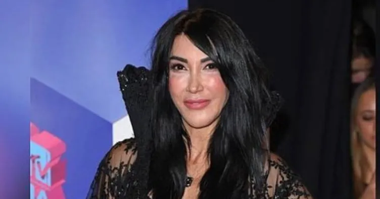 752x395-hande-yener-kimdir-kac-yasinda-ve-nereli-hande-yenerin-gercek-adi-ne-evli-mi-1618833195085.webp