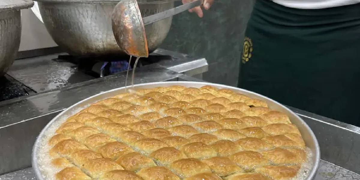 baklavacilarin-bayram-mesaisi-4.jpg