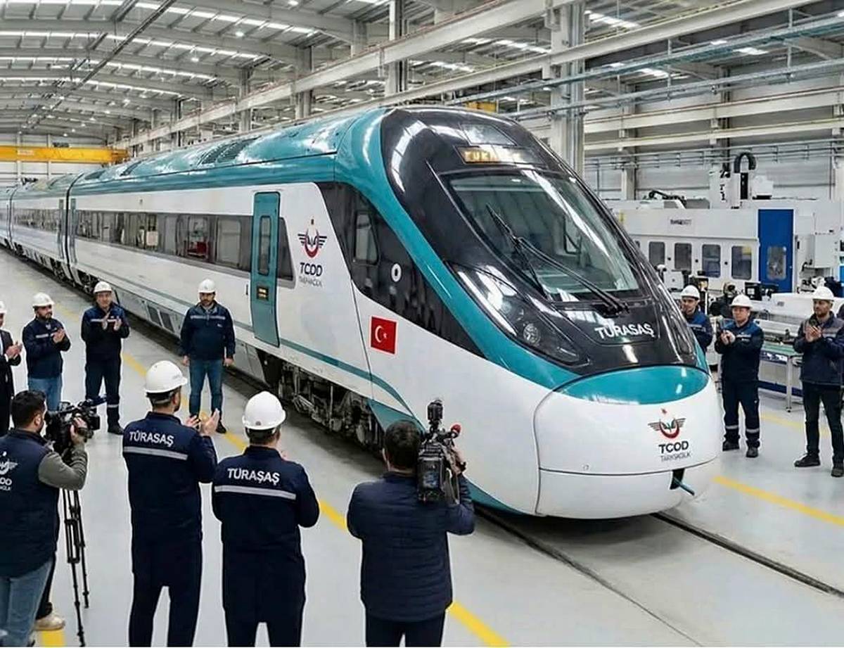 yerli-hizli-tren-nerede-var-hangi-hatta-calisiyor-2.jpg