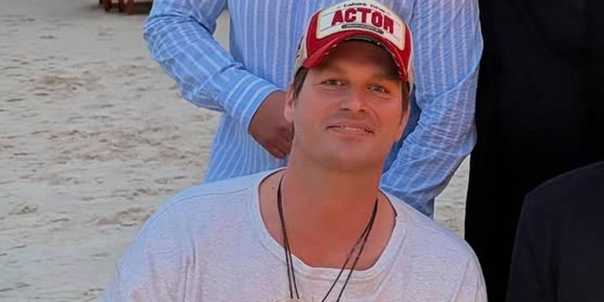 kivanc-tatlitug-sinekkaydi-tirasi.jpg