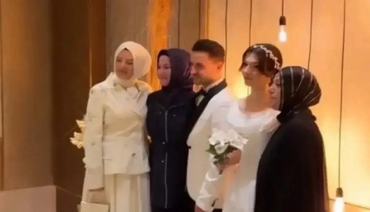 0x0-kadir-ezildinin-esi-gamze-turkmennin-elbise-secimi-olay-oldu-eltisini-kiskandi-yorumlari-geceye-damga-vurdu-1780845833825.jpeg