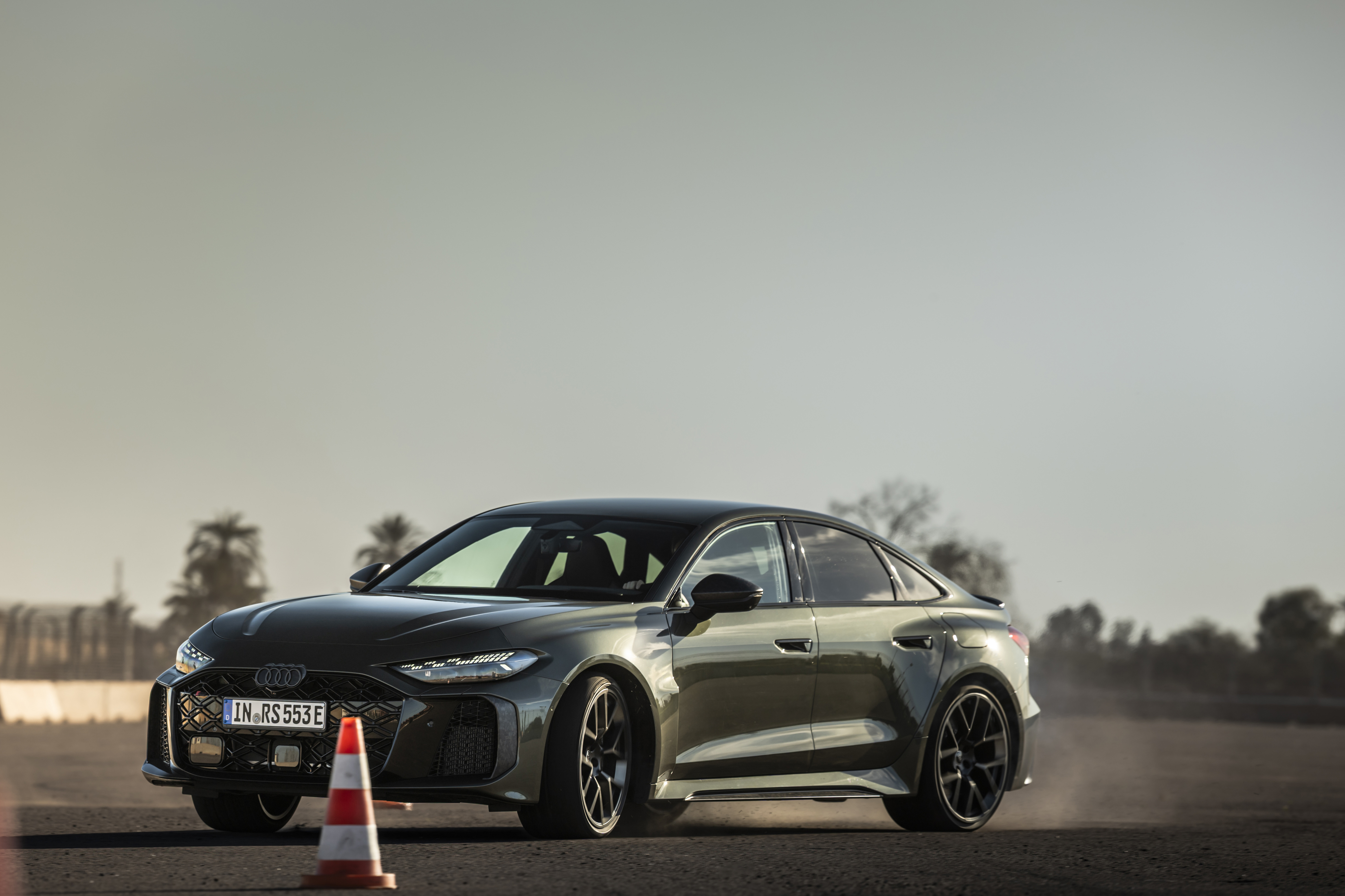 audi-rs5-sedan-2026-drift.jpg