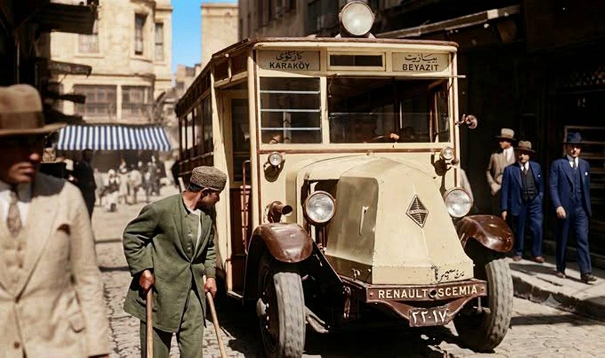 istanbulun-ilk-motorlu-otobusleri-renault-scemia-ne-zaman-kullanildi-2.jpg
