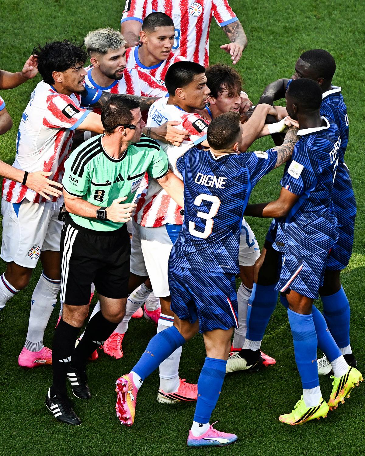 paraguay-fransa-kac-kac-bitti-4.jpg