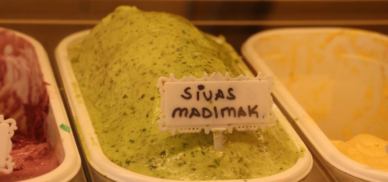 lutfu-ustuner-iha-madimak-dondurma-1.jpg