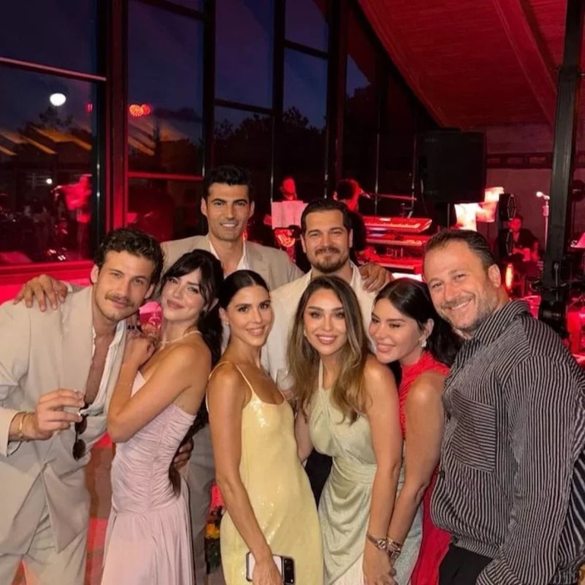 cagatay-ulusoy-ve-aslihan-malbora-1.jpg