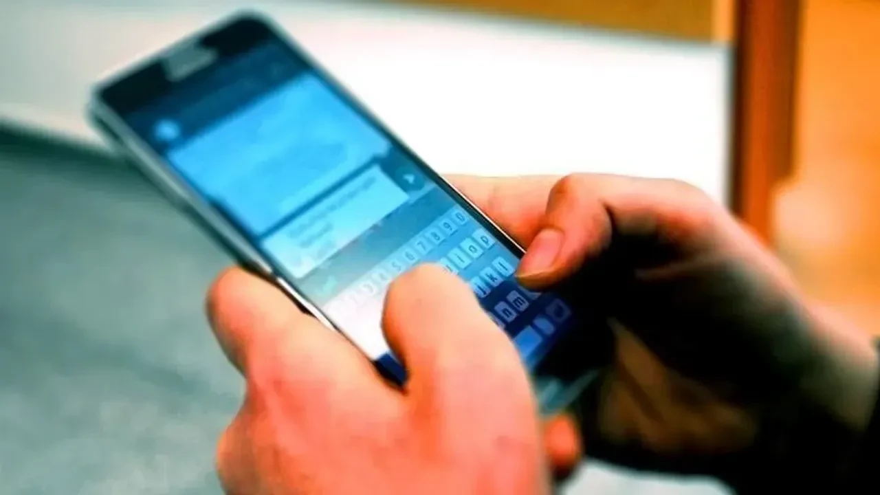 telefonunuza-gelen-mesajlara-dikkat-izinsiz-sms-pahaliya-patladi-tam-1-milyon-lira-ce-3347188.webp