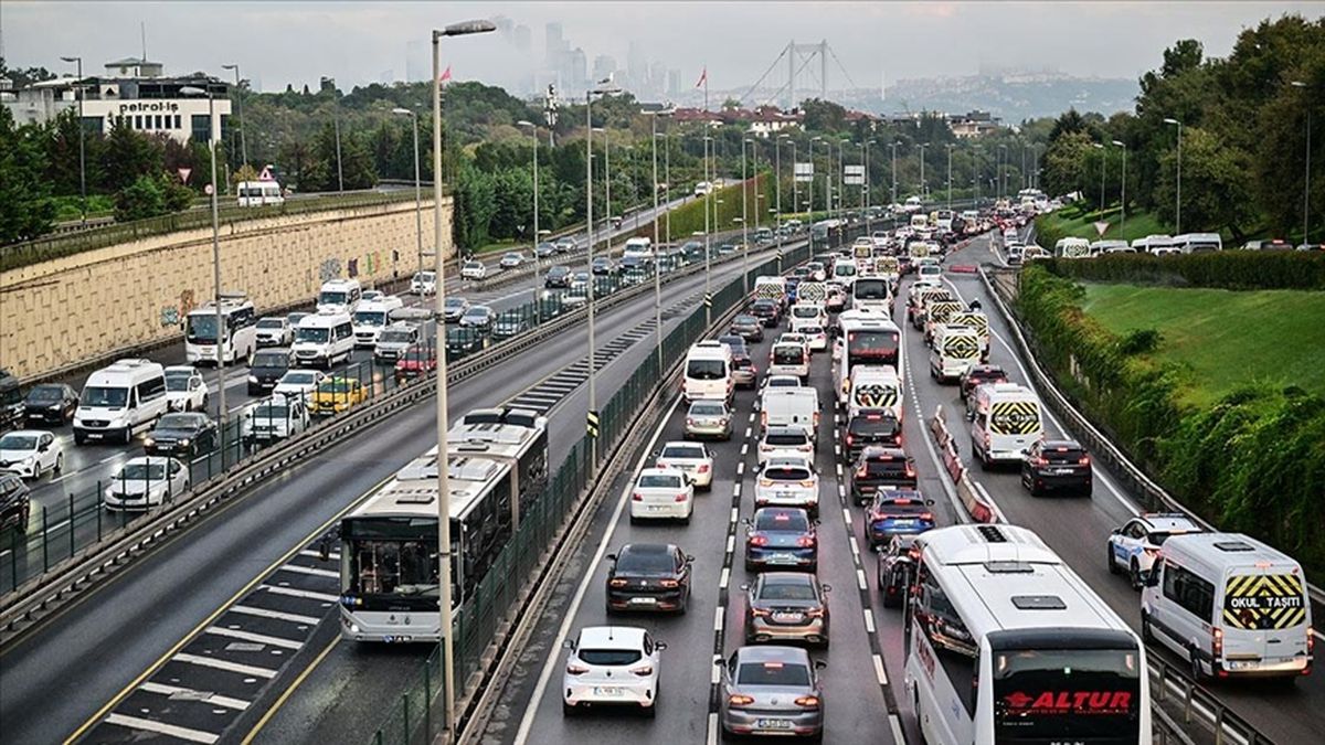 29-kasim-trafige-kapali-yollar-istanbul-da-hangi-19303576-3739-amp.jpg