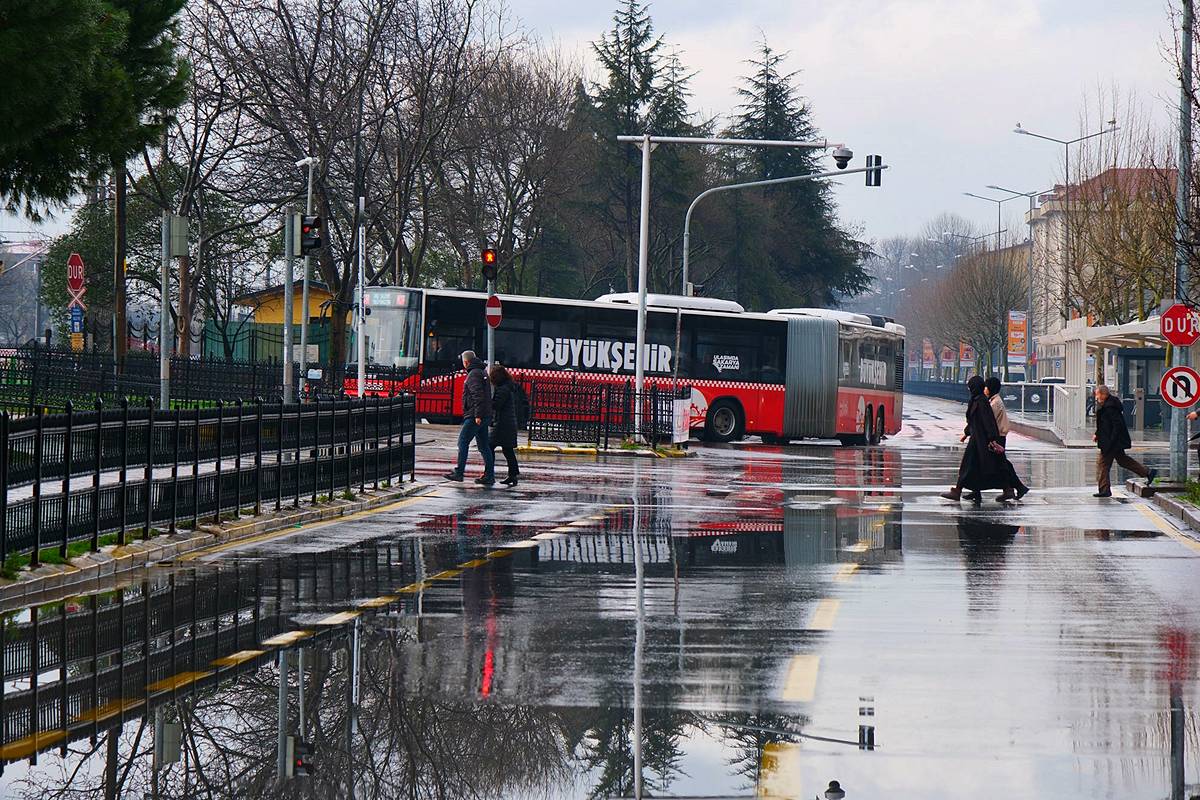 sakaryada-metrobus-var-mi-sakarya-metrobus-duraklari-nelerdir-2.jpg
