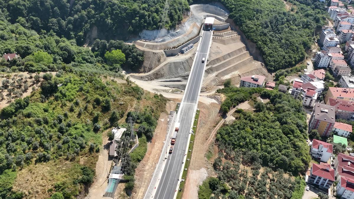 yalova-armutlu-yolu-acildi-mi-1.jpg