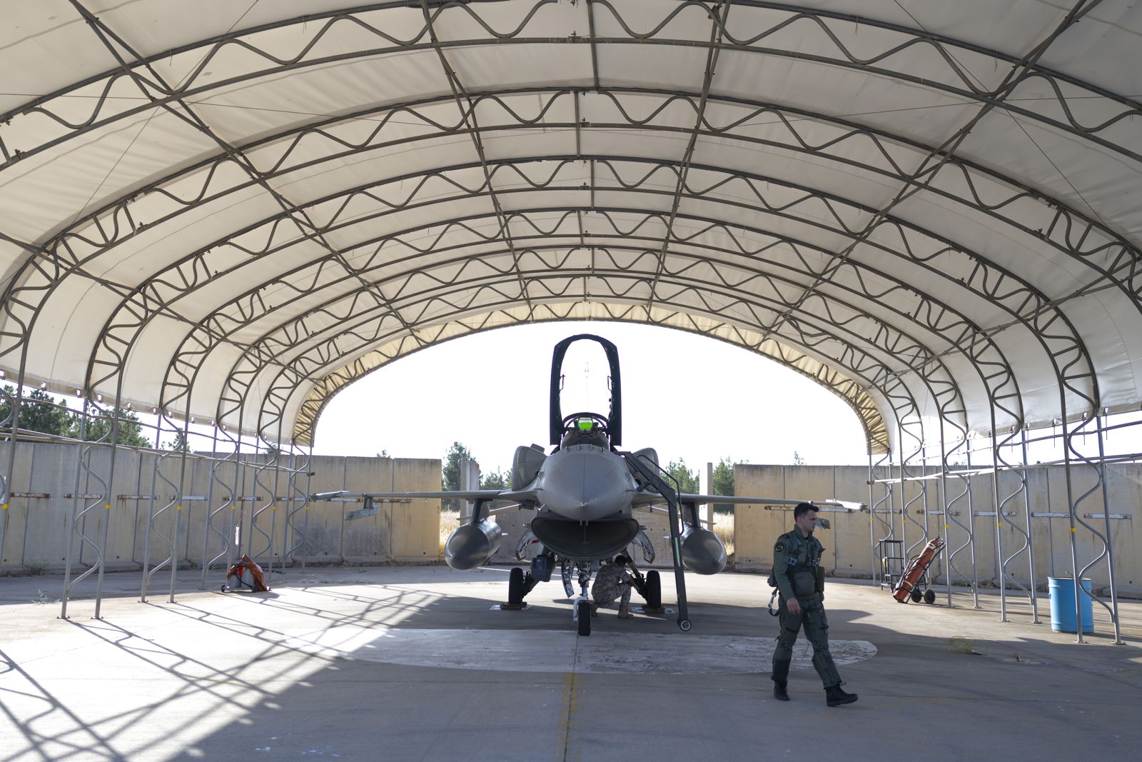 f-16.jpeg