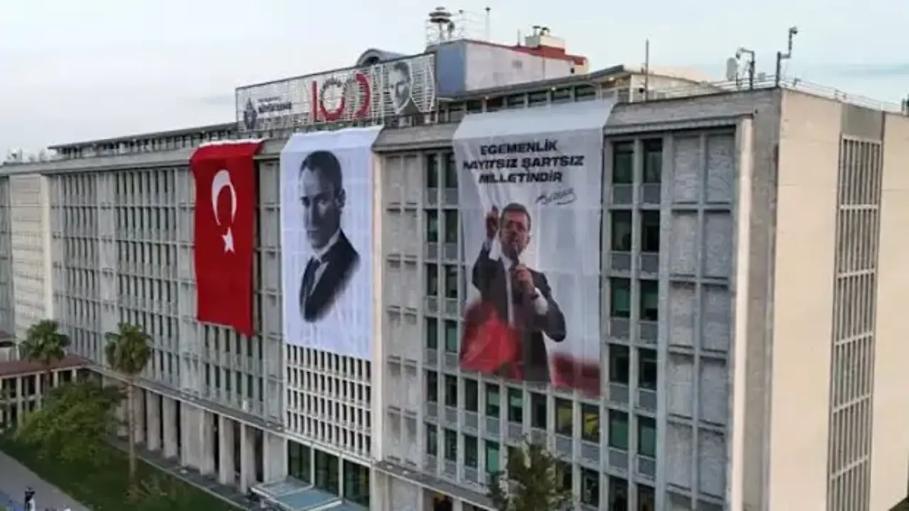 ibb-ak-partiye-mi-gececek-imamoglu-ve-ozeli-soke-eden-iddia-1785231045-9012.webp