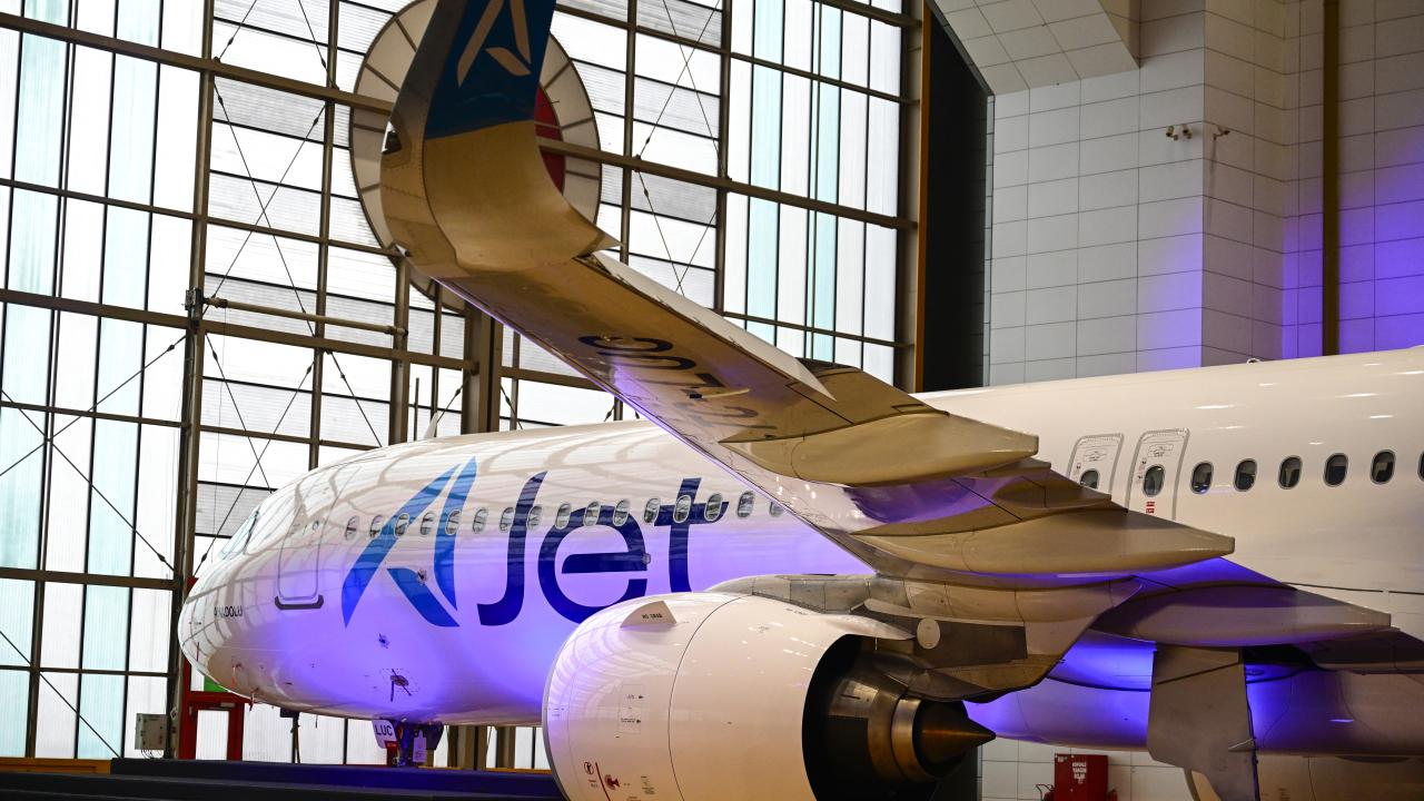 ajet-aa-2146412.jpg